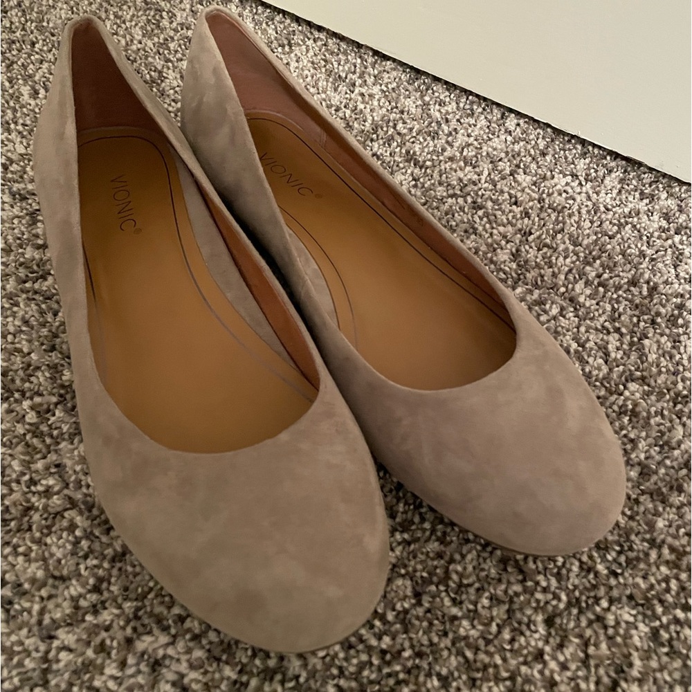 [Vionic] Hannah Flats- Size 8.5